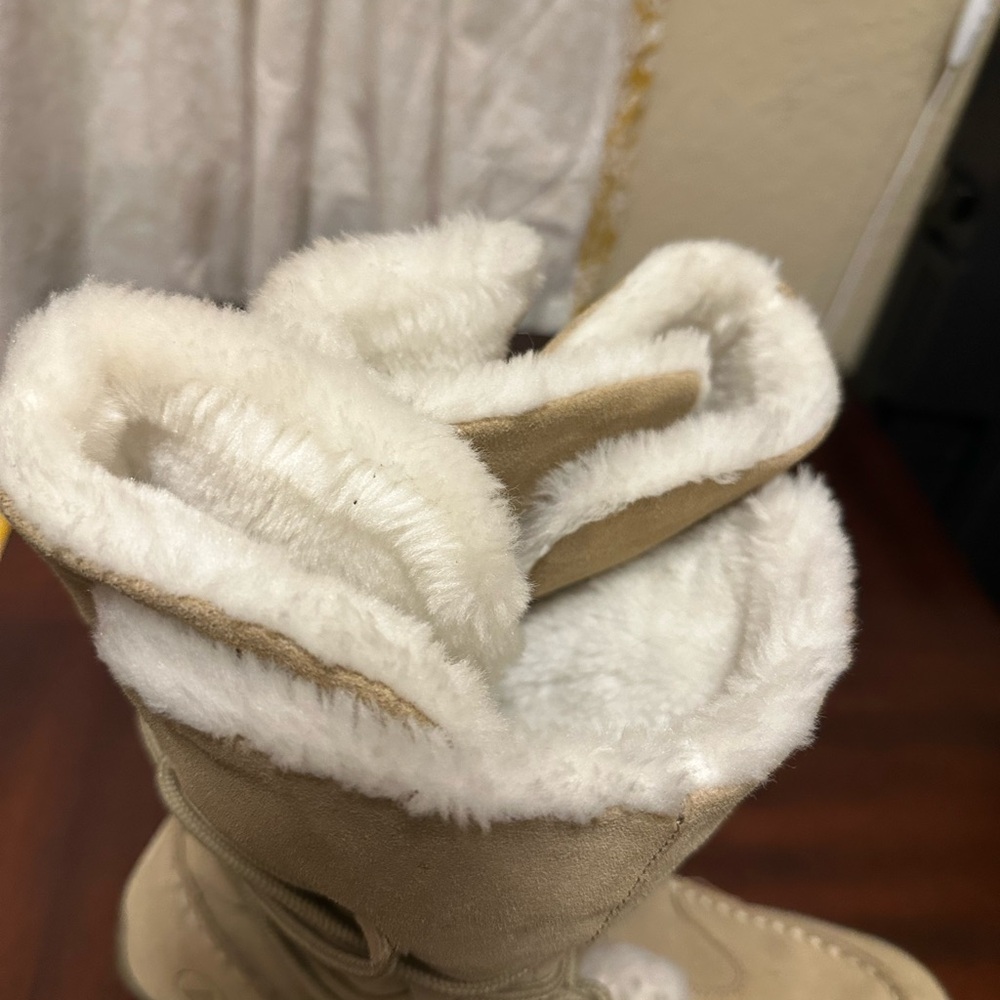 Airwalk Women's Sz 10 Tan Suede Boots with Faux Fur Lining - Picture 8 of 9